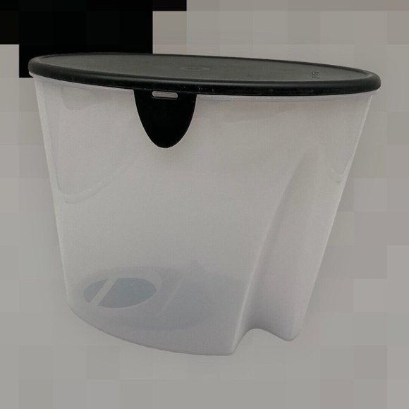 Tupperware Vintage First In First Out (FIFO) Canister with Black Lid - Picture 4 of 13